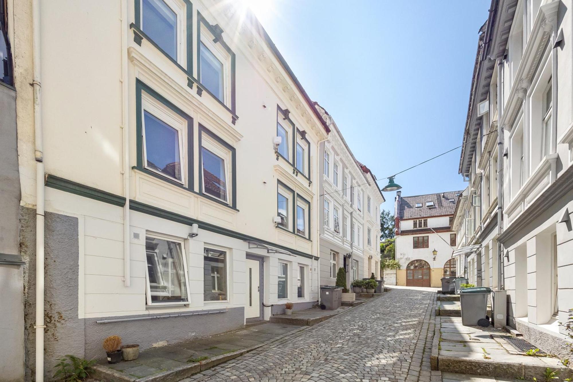 King Bed - Renovated 2024 - 2Br Behind Bryggen Apartamento Bergen Exterior foto